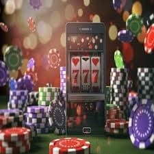 GKK777 VIP APP တွင် Live Baccarat နှင့် Slots ကစားနေသော မြင်ကွင်း